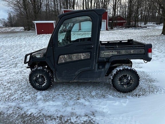 Main image John Deere XUV 835R