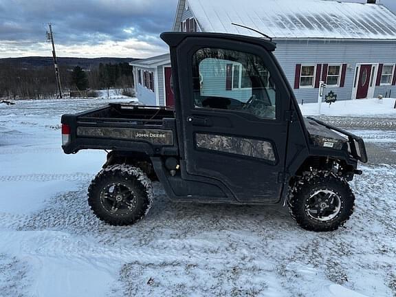 Image of John Deere XUV 835R equipment image 3