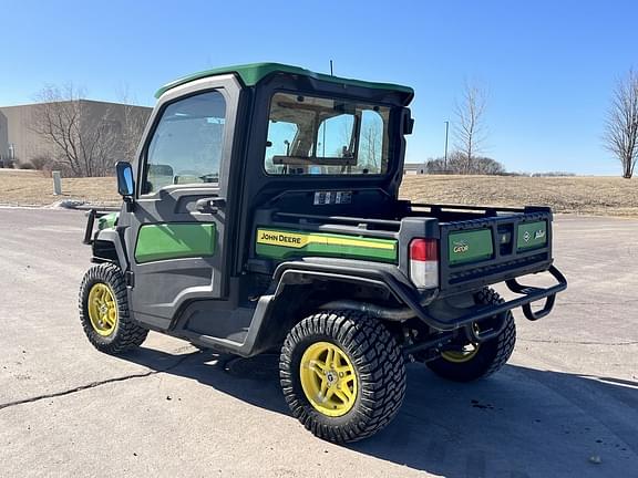 Image of John Deere XUV 835R equipment image 3