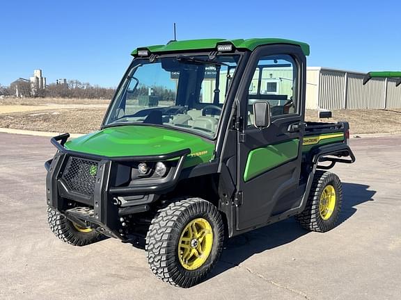 Image of John Deere XUV 835R equipment image 2