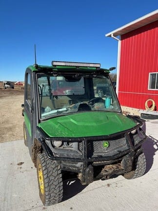 2022 John Deere XUV 835R Equipment Image0