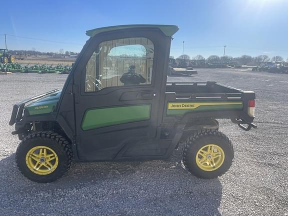 Image of John Deere XUV 835R equipment image 4