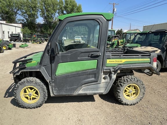 2022 John Deere XUV 835R Equipment Image0