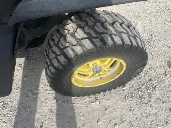 Image of John Deere XUV 835R equipment image 2