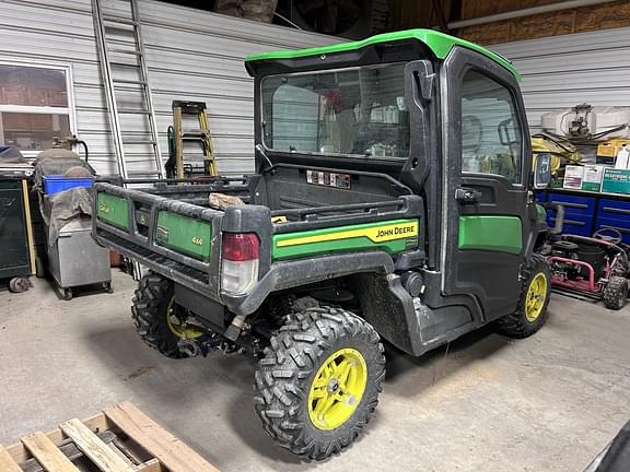 Image of John Deere XUV 835R equipment image 1