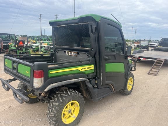 Image of John Deere XUV 835R equipment image 4