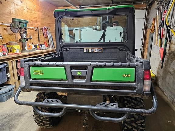 Image of John Deere XUV 835R equipment image 3