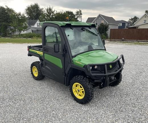 Image of John Deere XUV 835R equipment image 2