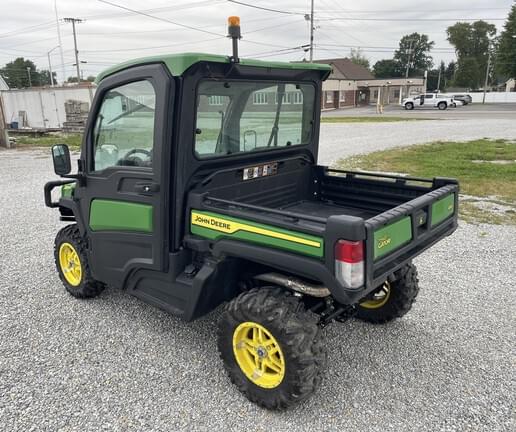 Image of John Deere XUV 835R equipment image 4