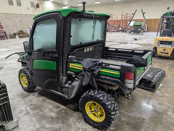 Image of John Deere XUV 835R equipment image 2