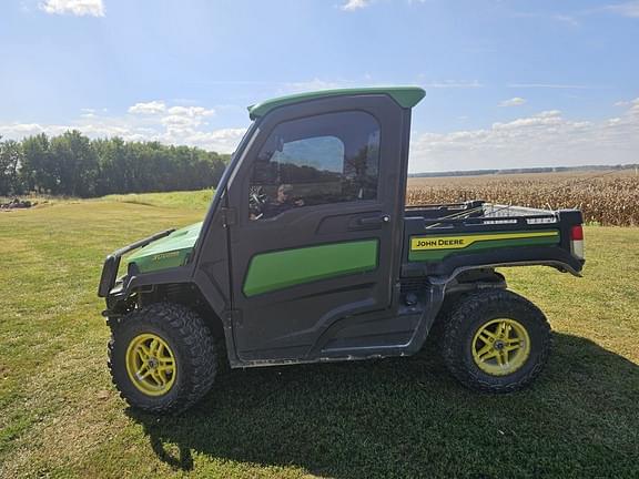 Image of John Deere XUV 835R equipment image 1