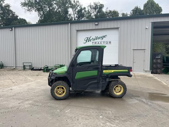 Image of John Deere XUV 835R equipment image 1
