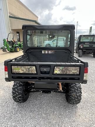 Image of John Deere XUV 835R equipment image 3