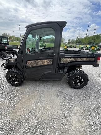 Image of John Deere XUV 835R equipment image 1