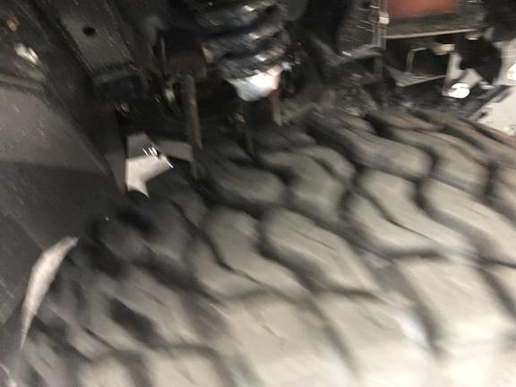 Image of John Deere XUV 835R equipment image 2