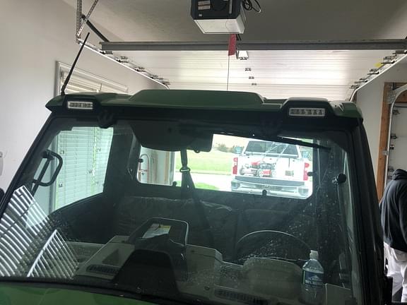 Image of John Deere XUV 835R equipment image 3