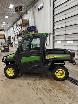 Image of John Deere XUV 835R equipment image 1