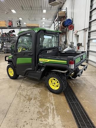 Image of John Deere XUV 835R equipment image 2