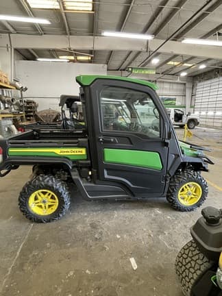 Image of John Deere XUV 835R equipment image 4