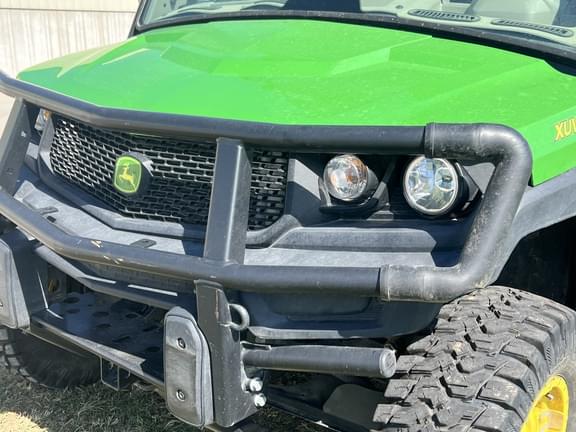Image of John Deere XUV 835R equipment image 3