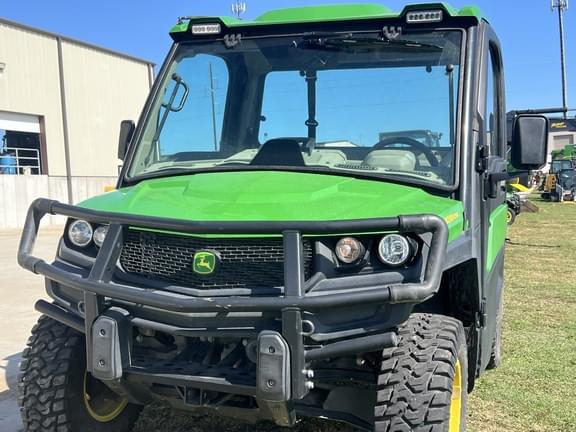 Image of John Deere XUV 835R equipment image 2