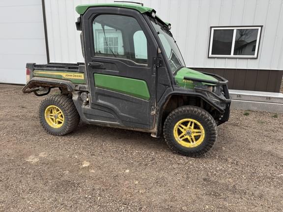 Image of John Deere XUV 835R equipment image 3