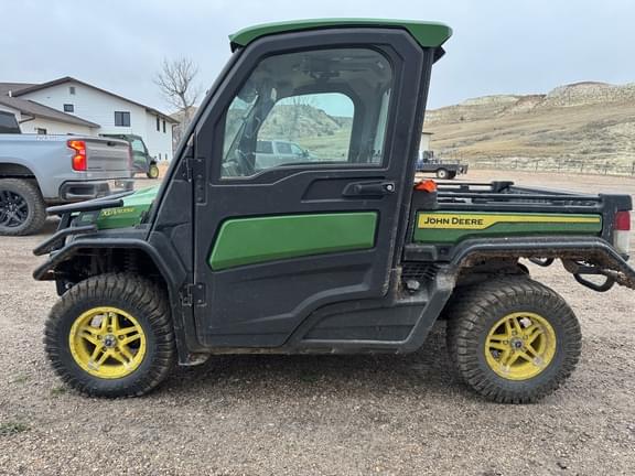 Image of John Deere XUV 835R equipment image 1