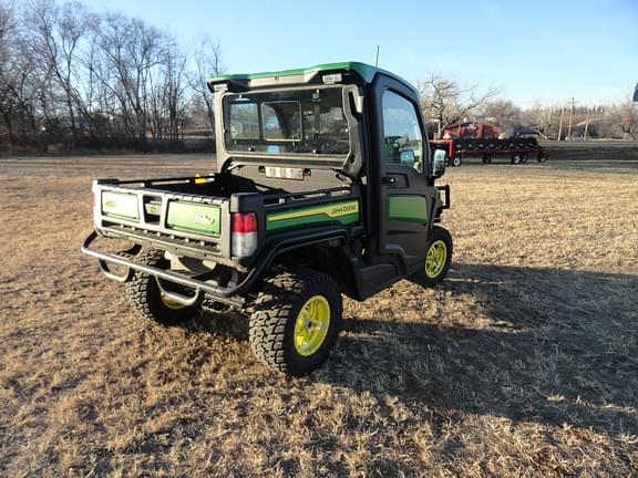 Image of John Deere XUV 835R equipment image 4