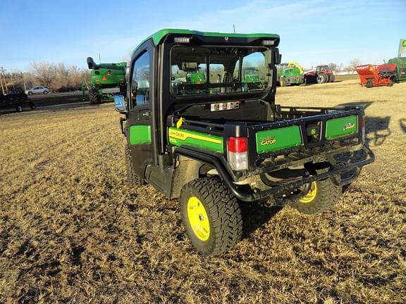 Image of John Deere XUV 835R equipment image 2