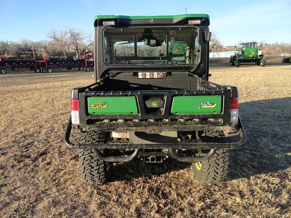 Image of John Deere XUV 835R equipment image 3