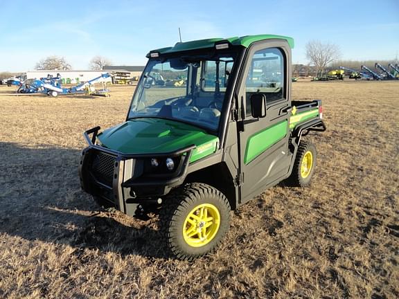 Image of John Deere XUV 835R Primary image