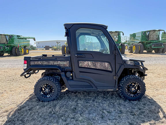 Image of John Deere XUV 835R equipment image 3