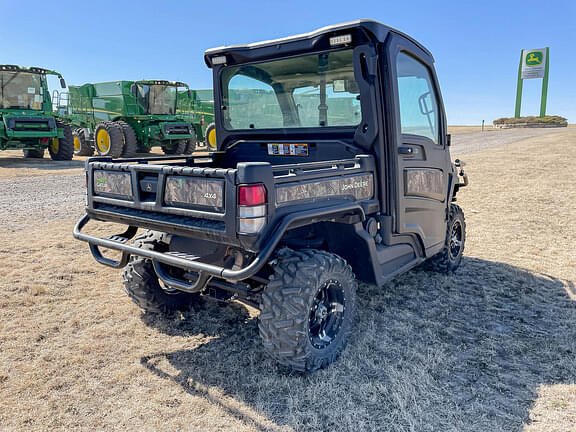 Image of John Deere XUV 835R equipment image 4