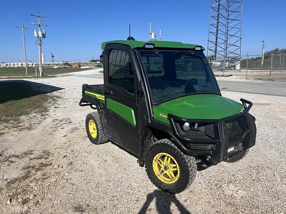 Image of John Deere XUV 835R equipment image 3