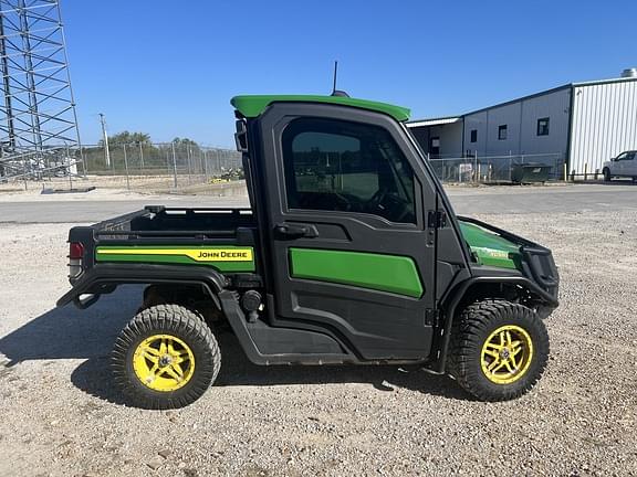 Image of John Deere XUV 835R equipment image 4