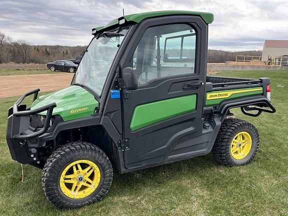 Image of John Deere XUV 835R equipment image 1