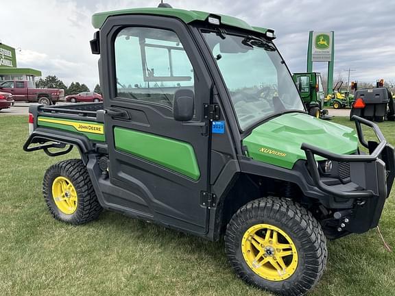 Image of John Deere XUV 835R equipment image 3