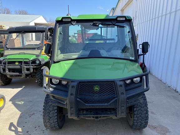 Image of John Deere XUV 835R equipment image 1