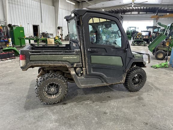 Image of John Deere XUV 835R equipment image 4