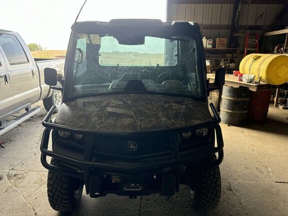 Image of John Deere XUV 835R equipment image 1