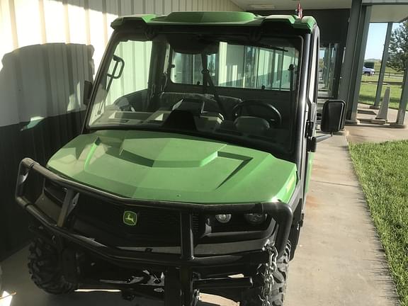 Image of John Deere XUV 835R Primary image