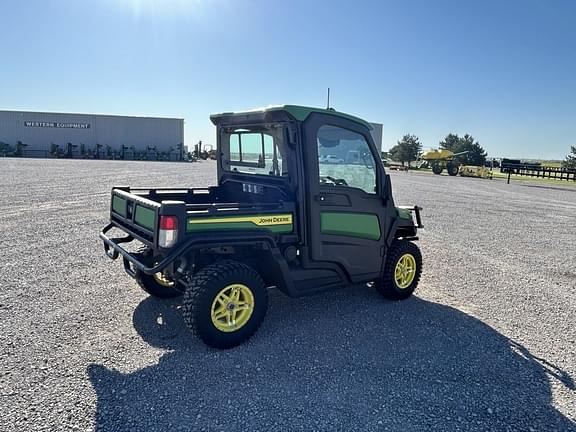 Image of John Deere XUV 835R equipment image 4