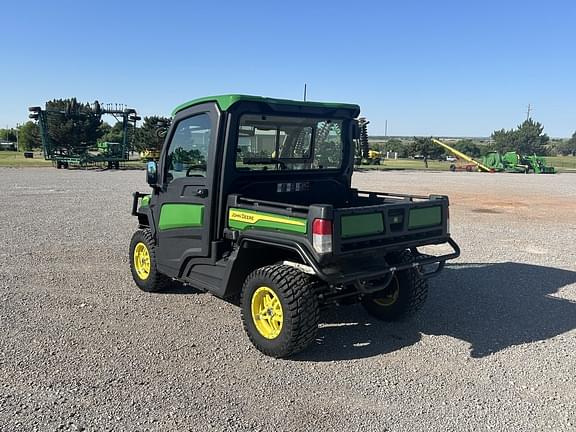 Image of John Deere XUV 835R equipment image 2