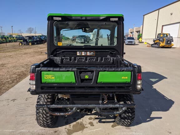 Image of John Deere XUV 835R equipment image 3