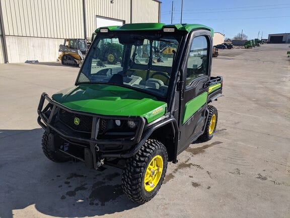2022 John Deere XUV 835R Equipment Image0