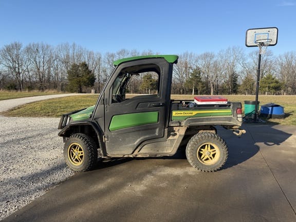 2022 John Deere XUV 835R Equipment Image0