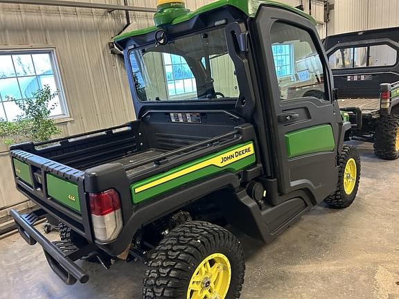 Image of John Deere XUV 835R equipment image 3