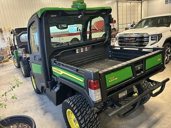 Image of John Deere XUV 835R equipment image 2