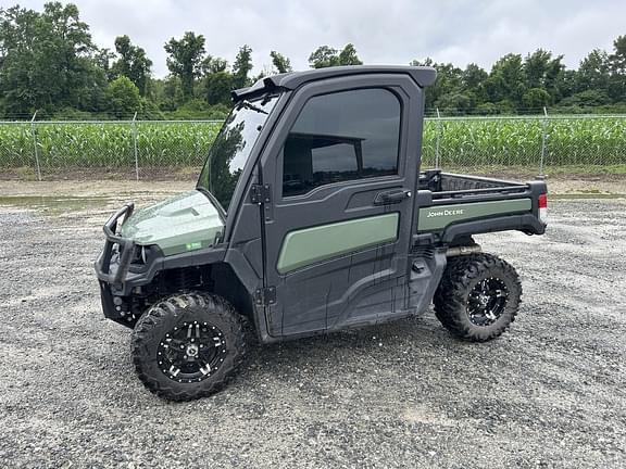 Image of John Deere XUV 835R equipment image 1