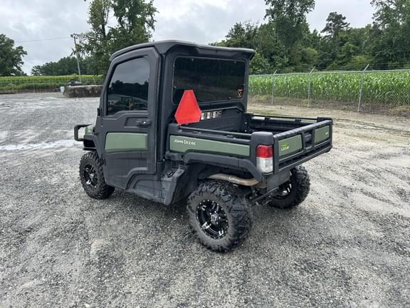 Image of John Deere XUV 835R equipment image 4